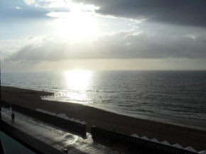 Cabourg Face A La Mer